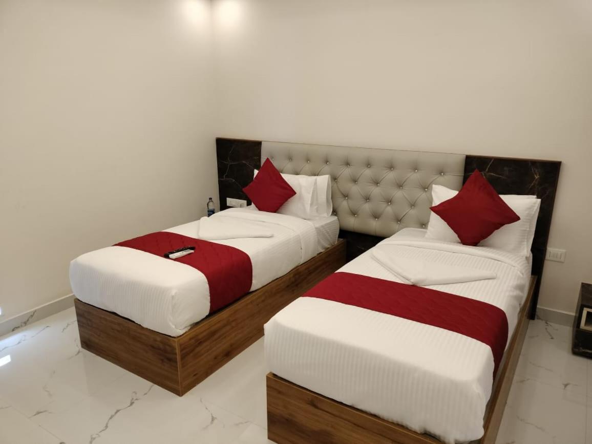 Mayuri Residency Hotel Attibele Exteriör bild