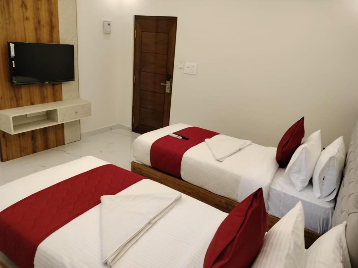 Mayuri Residency Hotel Attibele Exteriör bild