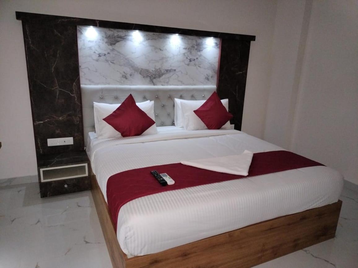 Mayuri Residency Hotel Attibele Exteriör bild